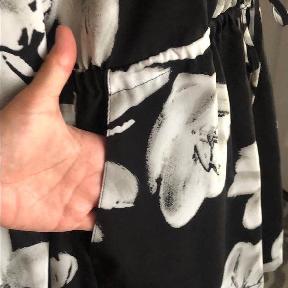 Katherine Barclay Floral Print Romper - Picture 3 of 7